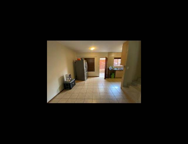 3 BEDROOM TOWNHOUSE FOR SALE IN THERESAPARK
